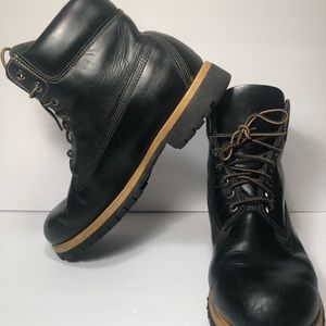 Timberland Mens boot size 11 Pre owned